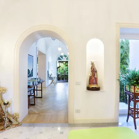Lalen Private Luxury With Garden, Terrace & Jacuzzi بيت للعطل سورينتو