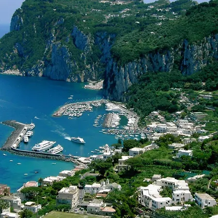 Nyaraló Lalen Private Luxury With Garden, Terrace & Jacuzzi Sorrento